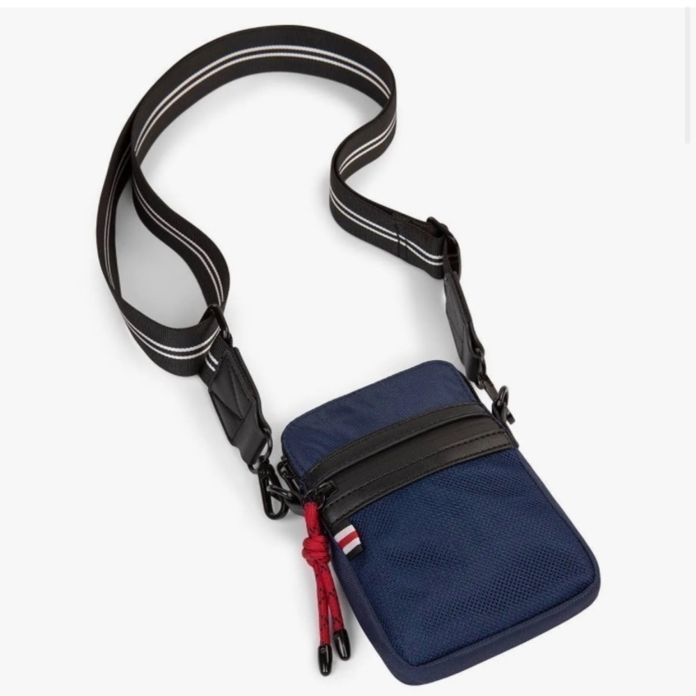 Mouflon Andromeda Travel Case Crossbody Travel Bag NWOT